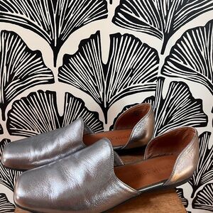 Gentle Souls by Kennith Cole Silver Women's Loafers Size 9.5